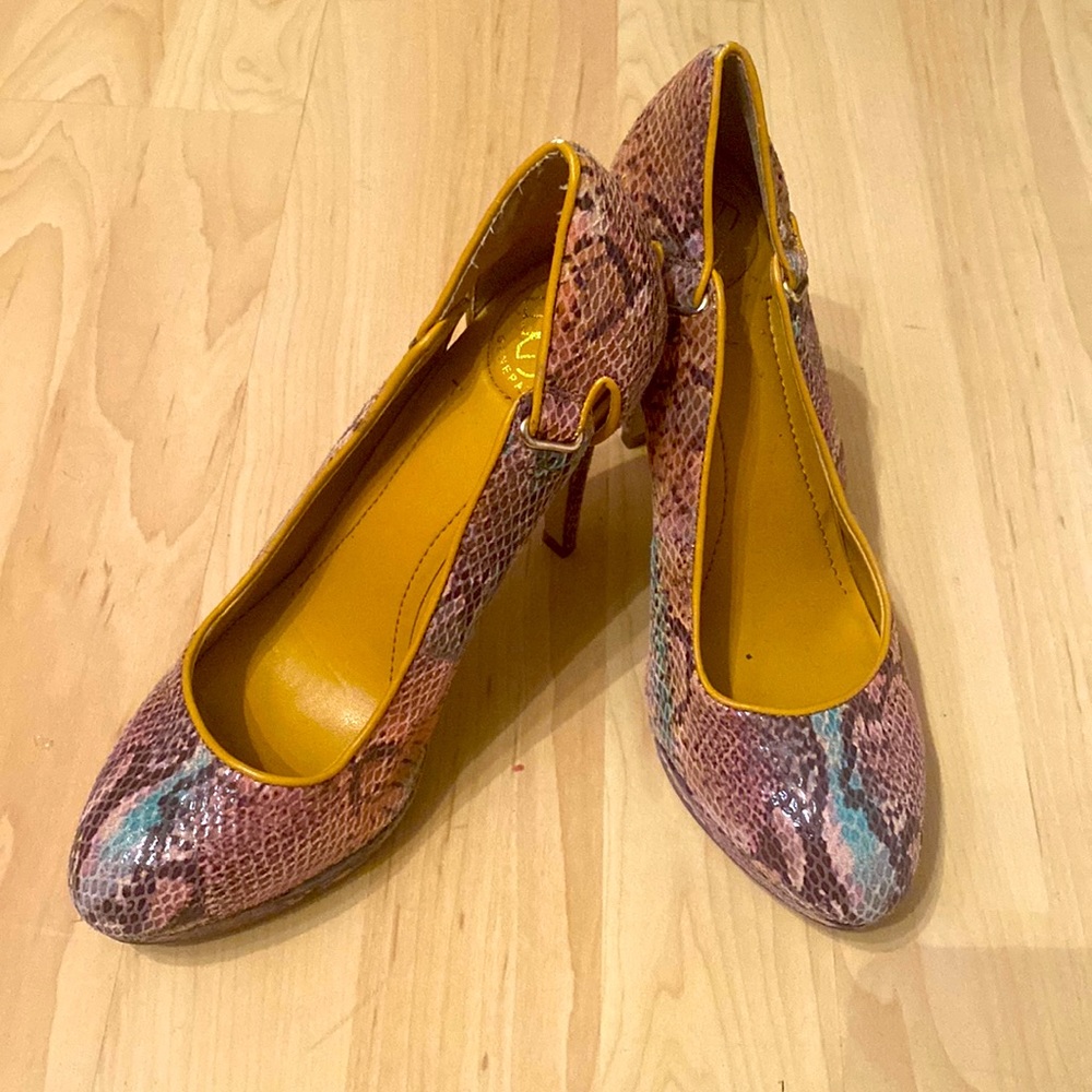 High heel pump. Used once like new